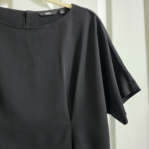 🌷UNIQLO CREPE PEPLUM SHORT SLEEVED TOP - Picture 3 of 7